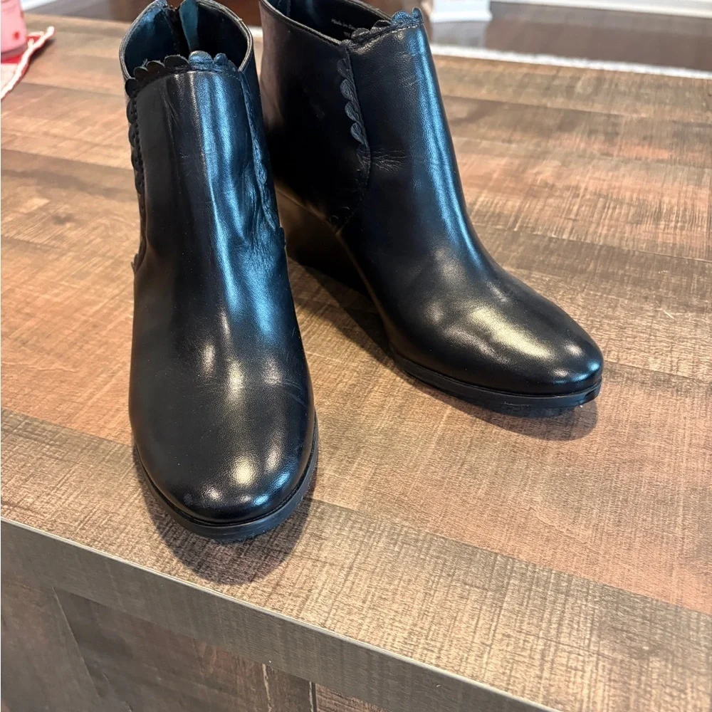 Jack Rogers Black Like New Wedged Bootie Size 7
